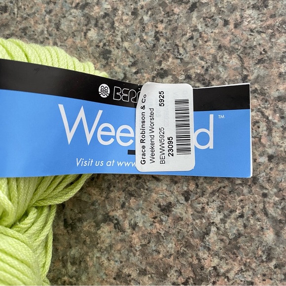 Berroco Weekend Yarn Skein Green - Picture 2 of 4